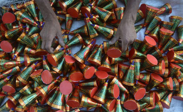 No crackers to eco-friendly decorations: Three easy steps to a guilt-free Diwali No crackers to eco-friendly decorations: Three easy steps to a guilt-free Diwali