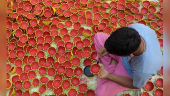 Chinese lights spell darkness for traditional potters this Diwali