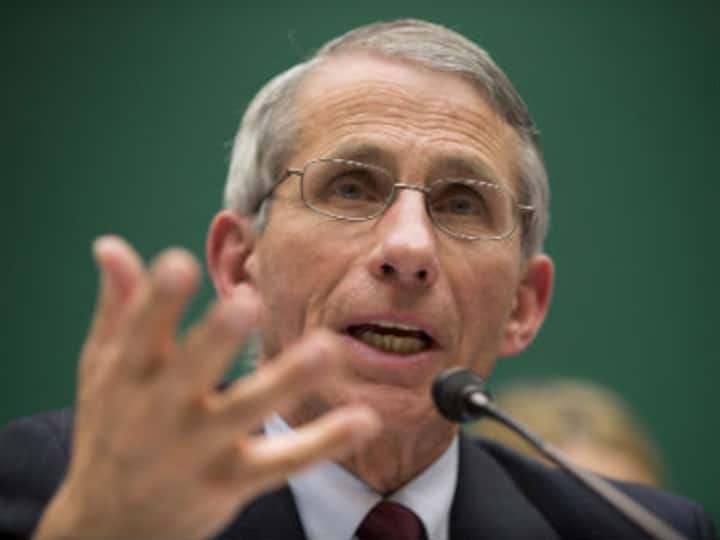 Ebola: US disease expert argues against quarantine of medical workers