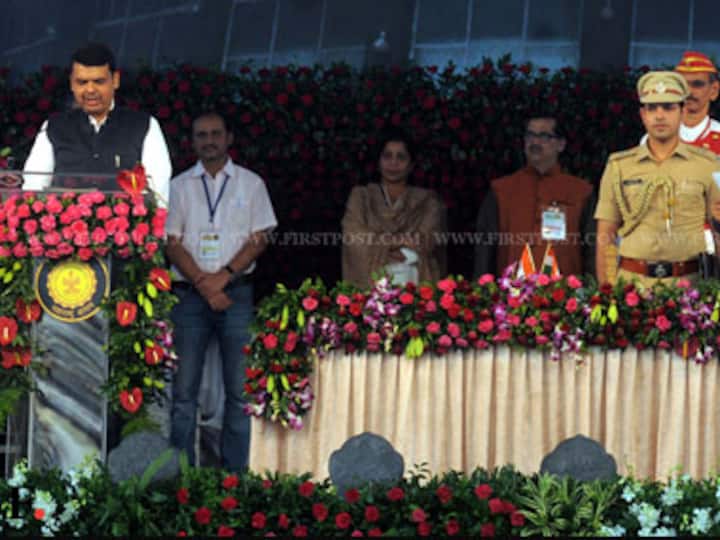 Uddhav attends Fadnavis' swearing-in ceremony, sparks alliance rumours 