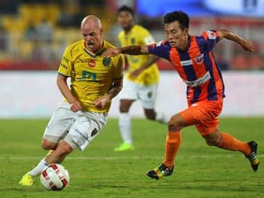 Park (R) was brought on to nullify Hume's threat down the right. ISL