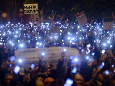 Protesters rally in Hungary, want PM to scrap Internet tax proposal 