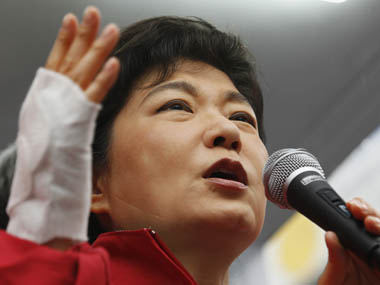 Park Guen-hye corruption scandal: Choi Soon-sil's daughter arrives in Seoul to face investigation Park Guen-hye corruption scandal: Choi Soon-sil's daughter arrives in Seoul to face investigation