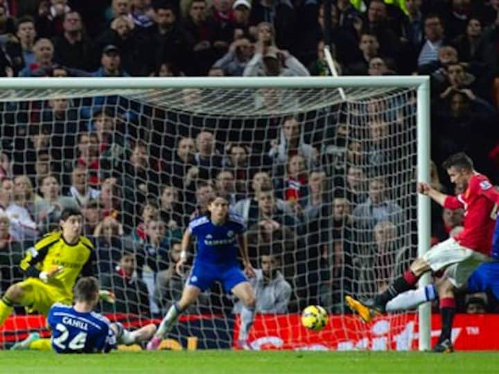 Van Persie's injury-time goal robs Chelsea of win against Man United
