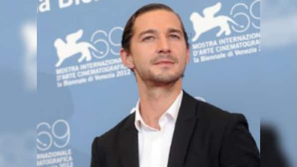 Shia LaBeouf cuts own face with knife for Fury