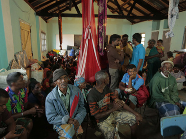 Shelters overrun as Sri Lanka landslide toll continues to spike Shelters overrun as Sri Lanka landslide toll continues to spike