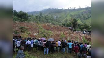 Sri Lanka landslide: 200 feared buried, no hope of survivors, say officials