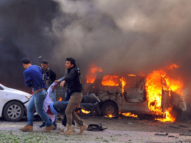 Syria: Massacre feared as Islamic State jihadists seize Kurd HQ in Kobane Syria: Massacre feared as Islamic State jihadists seize Kurd HQ in Kobane