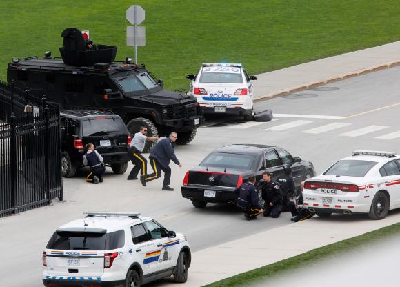 Canada's Harper vows tighter security after Parliament attack Canada's Harper vows tighter security after Parliament attack