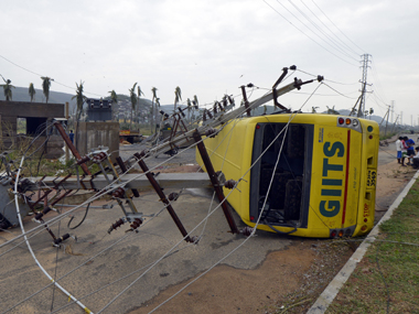Cyclone Hudhud: Toll rises to 40 in Andhra Pradesh  Cyclone Hudhud: Toll rises to 40 in Andhra Pradesh