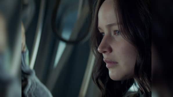 Hunger Games fans rejoice, there is a new trailer of Mockingjay-Part 1