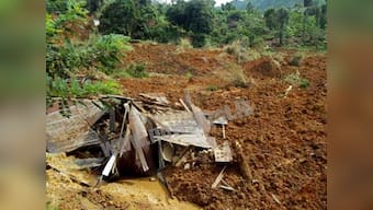 Mudslide in Sri Lanka buries 120 homes, 150 feared trapped