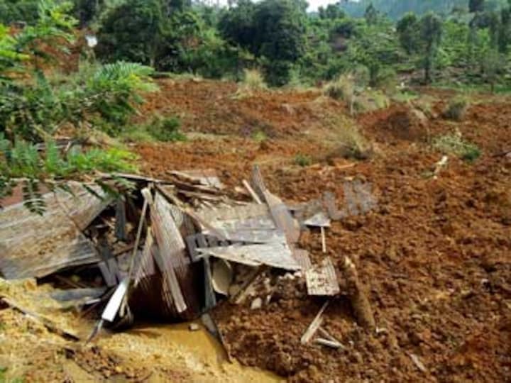 Mudslide in Sri Lanka buries 120 homes, 150 feared trapped