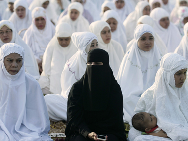 Australia's Parliament House lifts ban on burqas and niqabs Australia's Parliament House lifts ban on burqas and niqabs