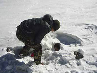 After Nepal tragedy, trekkers safety in hands of television weatherman After Nepal tragedy, trekkers safety in hands of television weatherman