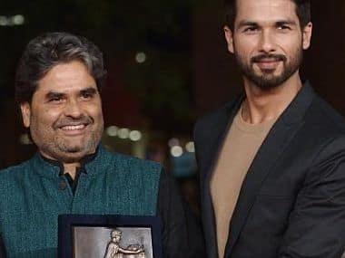 Vishal Bharadwaj, Shahid Kapoor receiving the award. Image: Twitter