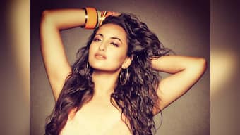 Sonakshi Sinha has a gift for weight critics - her middle finger!