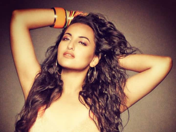 Sonakshi Sinha has a gift for weight critics - her middle finger!