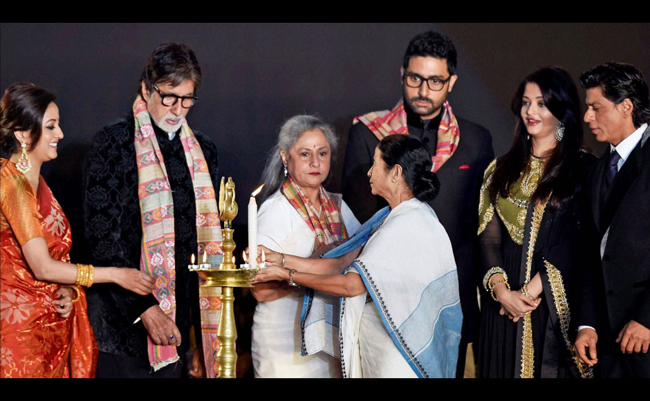 Big B's velvet jacket, a gleeful Mamata Banerjee and bored SRK at KIFF Big B's velvet jacket, a gleeful Mamata Banerjee and bored SRK at KIFF
