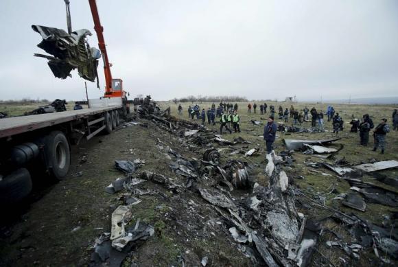 Local emergency services recover MH17 wreckage in Ukraine – Firstpost