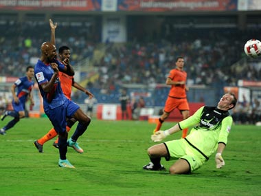 ISL: Anelka scores winner as Mumbai City FC edge Delhi Dynamos in cagey affair ISL: Anelka scores winner as Mumbai City FC edge Delhi Dynamos in cagey affair
