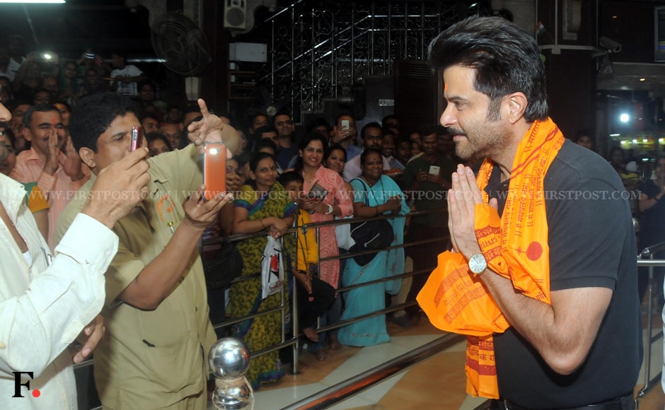 Devotees who had come to visit Siddhivinayak could not resist whipping out their smartphones to take a picture of the actor. Sachin Gokhale/Firstpost Devotees who had come to visit Siddhivinayak could not resist whipping out their smartphones to take a picture of the actor. Sachin Gokhale/Firstpost