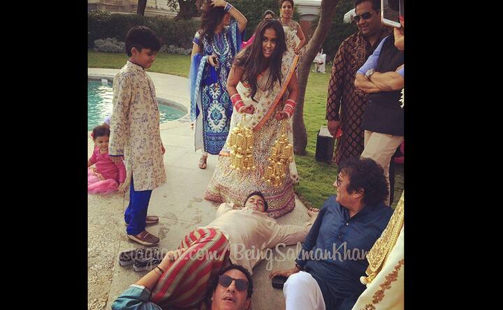 Candid shots: Here are some Instagram moments from Salman's sister Arpita's shaadi Candid shots: Here are some Instagram moments from Salman's sister Arpita's shaadi