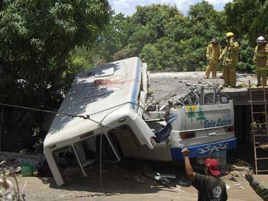 21 women, 19 children among 58 killed in Pakistan road accident 21 women, 19 children among 58 killed in Pakistan road accident