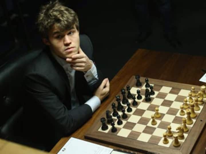 Viral video: This is what playing against Carlsen feels like