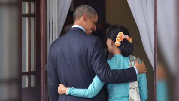 Obama backs Aung San Suu Kyi's bid to change Myanmar's constitution