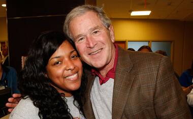 Former Prez Bush takes selfies with doctors and survivors as Dallas marks Ebola end