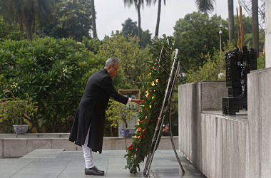 President Pranab confident of strengthening ties with Oman President Pranab confident of strengthening ties with Oman