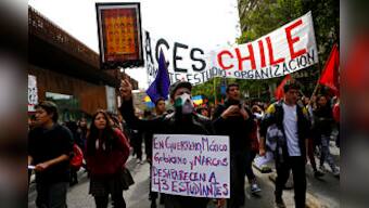 Thousands protests against Chilean prez demanding a new constitution