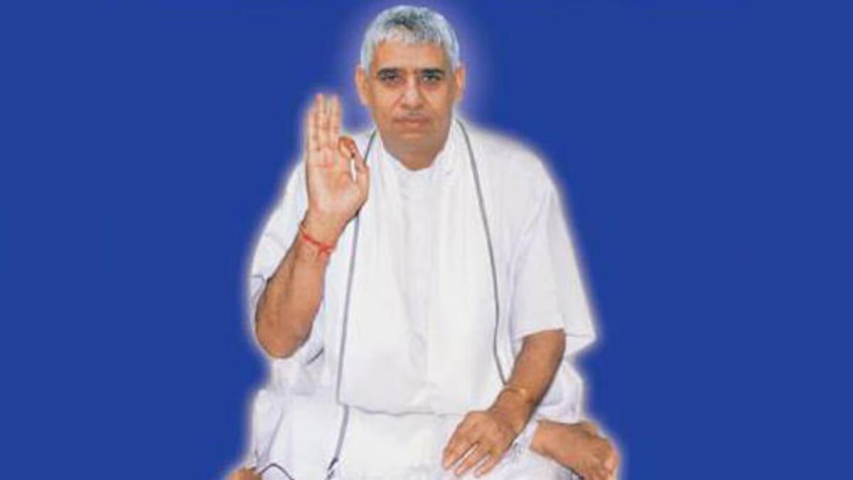 Supporters stop police from arresting Rampal, pour kerosene on ...