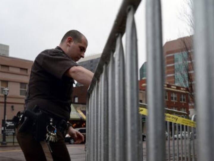 US police officer shoots and kills 12-year-old boy with fake gun 