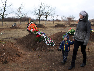 Anxiety, depression plague Ukraine's violence-torn east Anxiety, depression plague Ukraine's violence-torn east