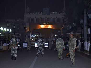 Wagah suicide attack: Pakistan police arrest 17 suspects Wagah suicide attack: Pakistan police arrest 17 suspects