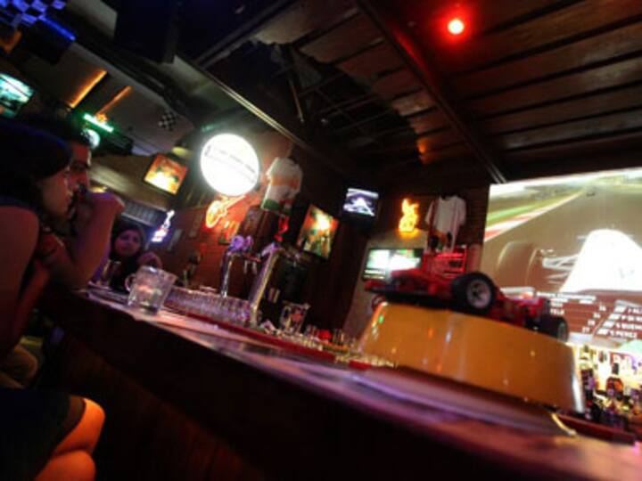 Kerala HC asks state govt to decide in 2 weeks on giving licence to 10 liquor bars