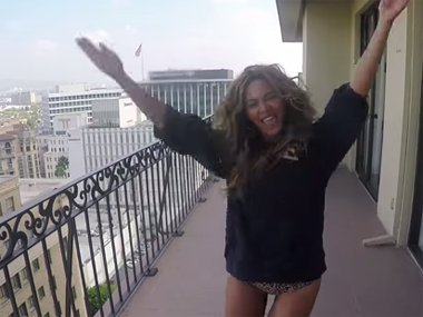 Watch: Beyonce dances around in underwear in new '7/11' video 