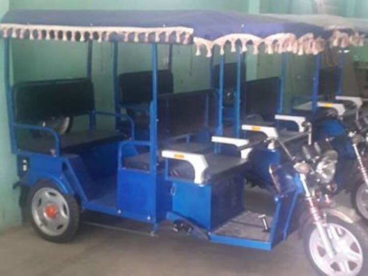 e-rickshaws launched: SCs, Dalits and Muslims to benefit, says Gadkari