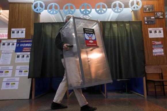 Pro-Russian rebels vote for leaders in eastern Ukraine Pro-Russian rebels vote for leaders in eastern Ukraine