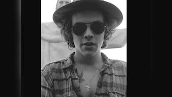 1D's Harry Styles says gender of partner doesn't matter, fuels bisexual rumours