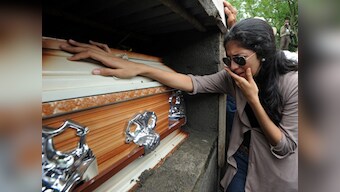 Honduras: Town turns up for burial of slain Miss World contestant and her sister