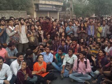 Backlash against moral policing comes to Delhi; students clash with Sangh outfits