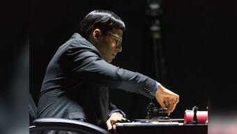 Game 6, as it happened: Carlsen hands Anand a painful loss