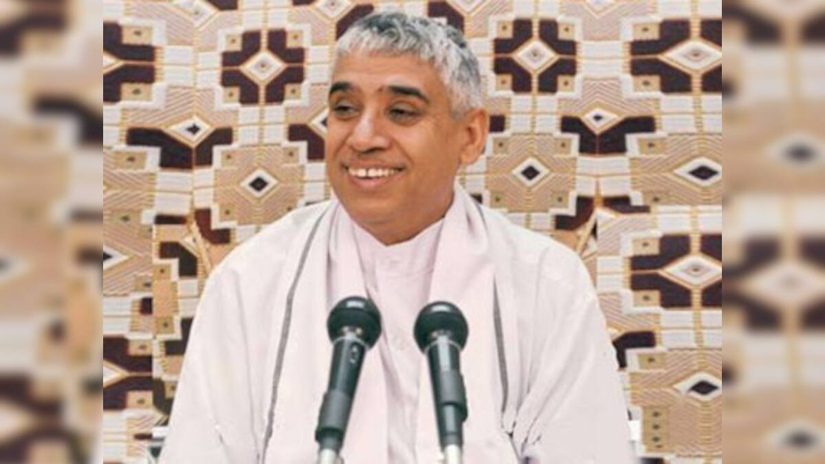 Arrested from Hisar ashram, 'godman' Rampal taken to Panchkula for ...
