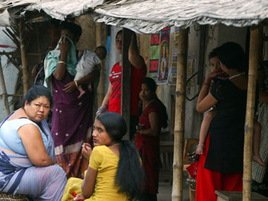 Maharashtra sex workers survive on one meal a day to donate Rs 1 lakh for Chennai aid Maharashtra sex workers survive on one meal a day to donate Rs 1 lakh for Chennai aid
