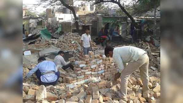 Delhi: Jhuggi demolition leaves thousands roofless on cold winter night