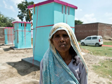 Maharashtra: Woman sells off her mangalsutra to build toilet in village Maharashtra: Woman sells off her mangalsutra to build toilet in village