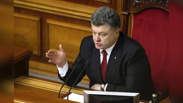 Ukraine's Poroshenko tells army not to give up Donetsk airport